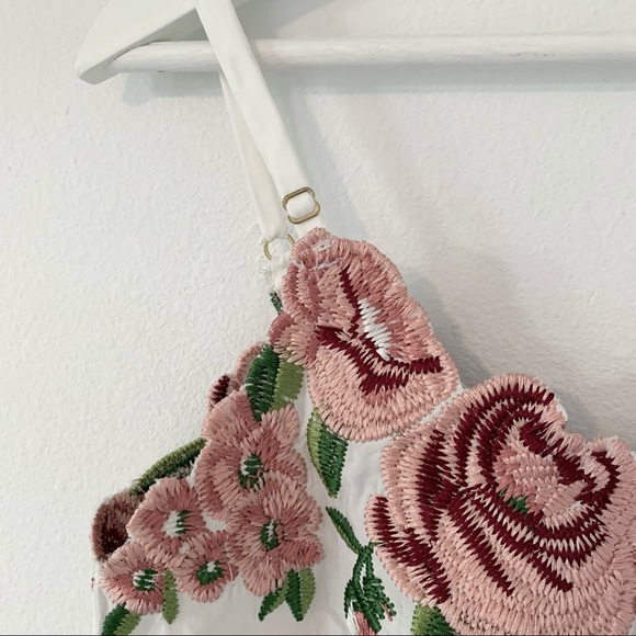 Show Me Your Mumu Wesley Rosie Posie Embroidery - Picture 6 of 11